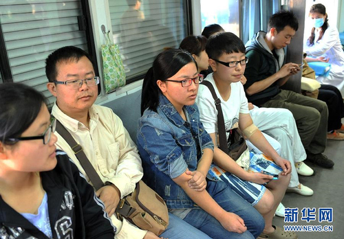 昆明市民踴躍獻血-獻血點延長采血時間3