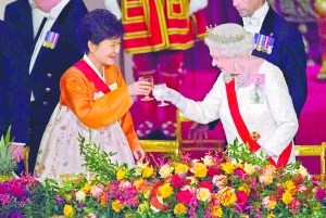 英女王為樸槿惠設國宴。