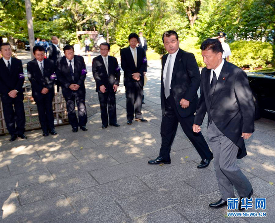 日本內閣大臣參拜靖國神社2