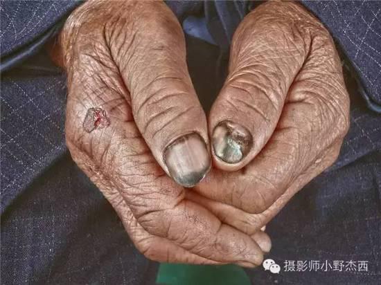 酷斃了！孫子給85歲爺爺拍了一組街拍照