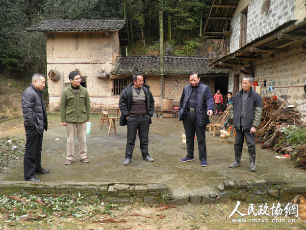 瑞金市政協(xié)全會前開展“大走訪、大聯(lián)系、大調(diào)研”活動