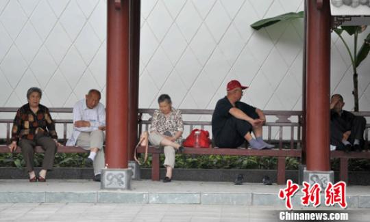 聚焦扶貧、養(yǎng)老等熱點民主黨派建言“十三五”