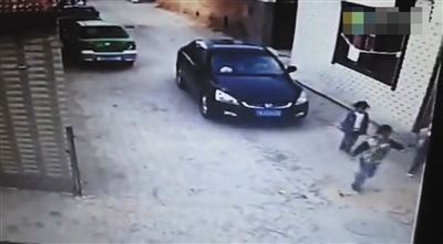 陜西一縣紀委干部碾死女童讓人