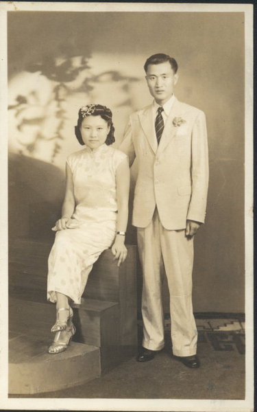 1941年7月，葛庭燧與何怡貞在上海結(jié)婚時(shí)的合影。