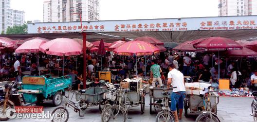 潘家園舊貨市場內景（《中國經濟周刊》記者 姚冬琴|攝）