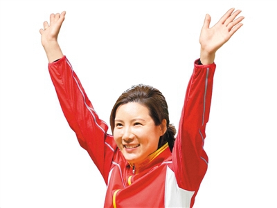 8月6日，中國(guó)選手杜麗在頒獎(jiǎng)儀式上。_副本