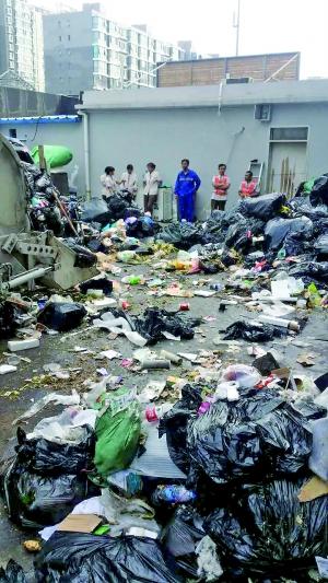 小區隔壁垃圾站 居民被熏5年