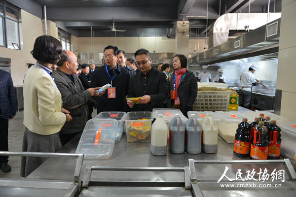 河南商丘市政協視察食品藥品提案辦理工作