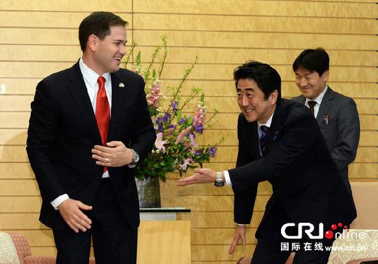 日媒勸安倍多奉承特朗普 網民:這對他太簡單