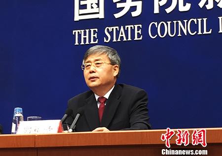 銀監會主席郭樹清在國新辦新聞發布會現場。<a target='_blank' href='http://www.chinanews.com/' >中新網</a>記者李雨昕攝