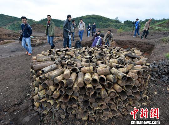 桐木嶺遺址出土的坩堝?！⊥ㄓ崋T 歐陽常海 攝