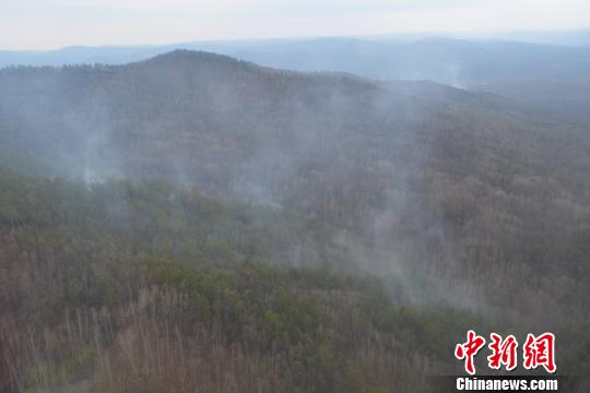 圖為俄過境大火蔓延內蒙古大興安嶺現場 武警內蒙古森林總隊大興安嶺支隊 攝