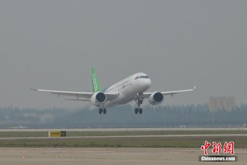 資料圖：國產大飛機C919成功起飛。王脊梁 攝