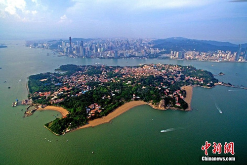 資料圖：鳥瞰鼓浪嶼全景。 王東明 攝