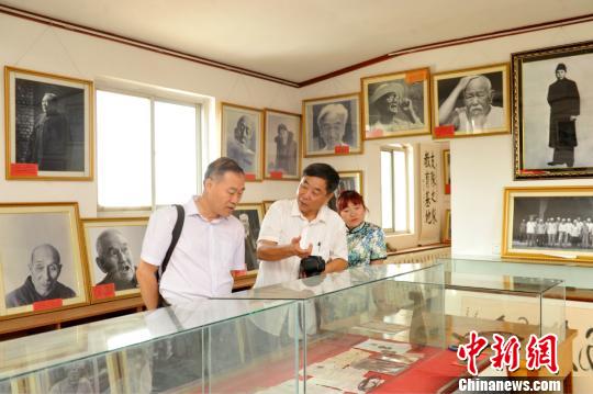 河北農民攝影師數十年搜尋馬本齋戰斗事跡辦影展祭英魂