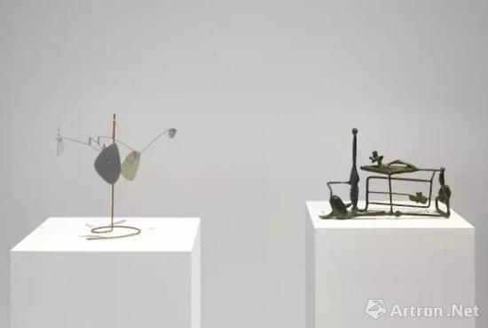 豪瑟沃斯蘇黎世展覽‘亞歷山大·考爾德 / 大衛·史密斯’（Alexander Calder / David Smith）現場圖。? 考爾德基金會，紐約 / 2017 ProLitteris，蘇黎世，大衛·史密斯藝術資產，圖片：大衛·史密斯藝術資產，考爾德基金會，豪瑟沃斯