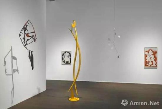 豪瑟沃斯蘇黎世展覽‘亞歷山大·考爾德 / 大衛·史密斯’（Alexander Calder / David Smith）現場圖。? 考爾德基金會，紐約 / 2017 ProLitteris，蘇黎世，大衛·史密斯藝術資產，圖片：大衛·史密斯藝術資產，考爾德基金會，豪瑟沃斯