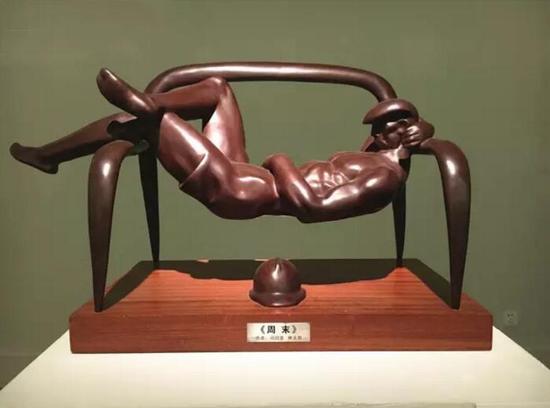 馮國豪、林文思 周末 68cm×30cm×41cm 銅 2004年