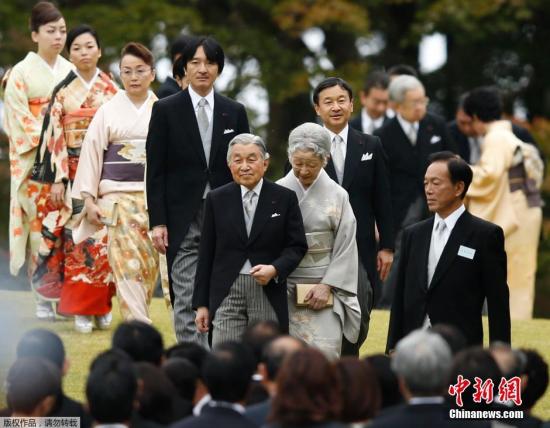 當地時間2014年11月6日，日本東京，天皇明仁，皇后美智子、皇太子德仁等皇室成員一同出席秋季皇家游園會。