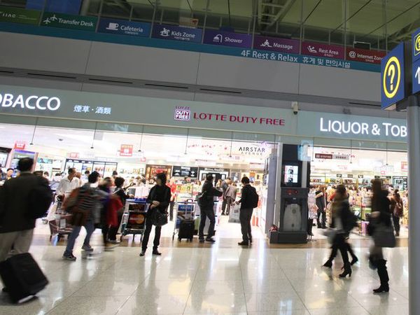 仁川機場樂天免稅店。（圖片來源：businesskorea.co.kr網站）