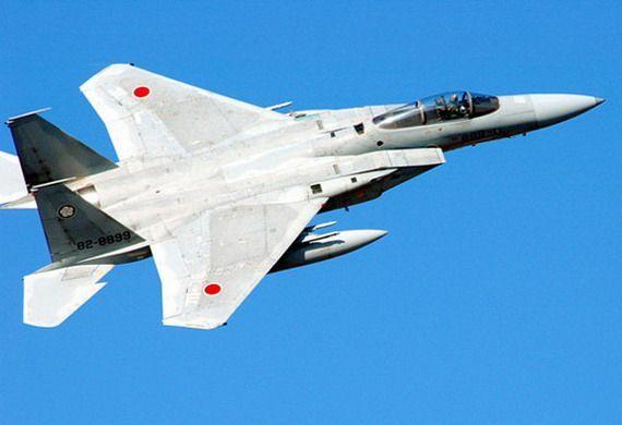 日本自衛(wèi)隊(duì)F-15戰(zhàn)斗機(jī)緊急著陸 因飛行員腿麻了