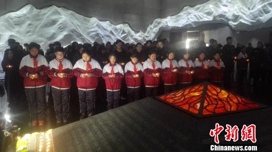 12月13日，沈陽“九一八”歷史博物館在國(guó)家公祭日舉行悼念儀式。　朱明宇 攝