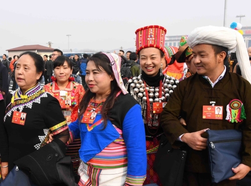 （3）全國(guó)政協(xié)十三屆一次會(huì)議開幕