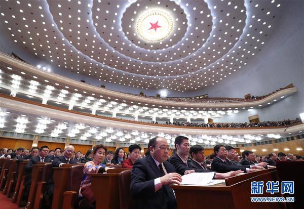 　3月15日，全國政協十三屆一次會議在北京人民大會堂舉行閉幕會。