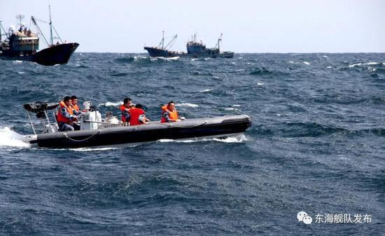 中國漁船在黃海翻扣11人落水 東部戰(zhàn)區(qū)派戰(zhàn)艦營救