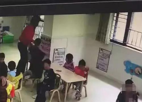 合肥一幼兒看護點被曝虐童 多名老師被帶走調查