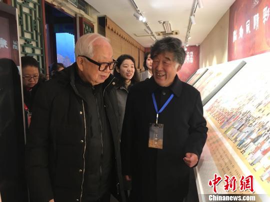 河北承德滿族文化遺產精品展出著名作曲家王立平“捧場”