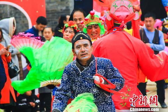 此次“地道中國年”主題活動可分為年俗活動、游樂活動、展示活動三大版塊，形式多樣，內(nèi)容豐富，可滿足不同年齡段游客的需求。張壁古堡景區(qū)供圖