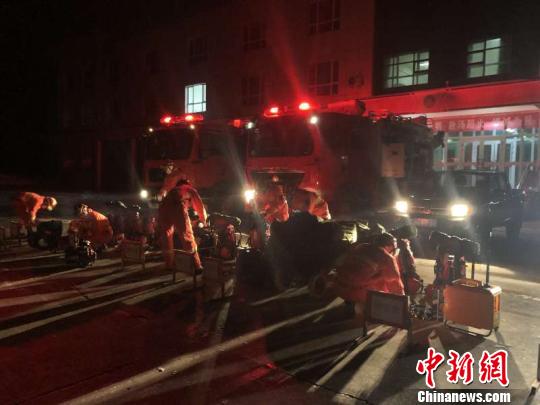 新疆塔城發(fā)生5.2級地震救援力量抵達(dá)震中展開排查