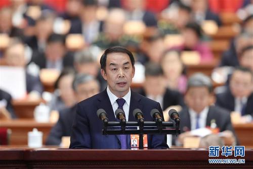 姚愛興委員代表民進(jìn)中央作大會發(fā)言。 新華社記者 丁海濤 攝