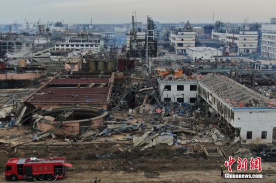 3月22日，江蘇鹽城響水縣陳家港鎮江蘇天嘉宜化工有限公司爆炸核心周邊一企業一片狼藉。<a target='_blank' href='http://www.chinanews.com/'>中新社</a>記者 泱波 攝