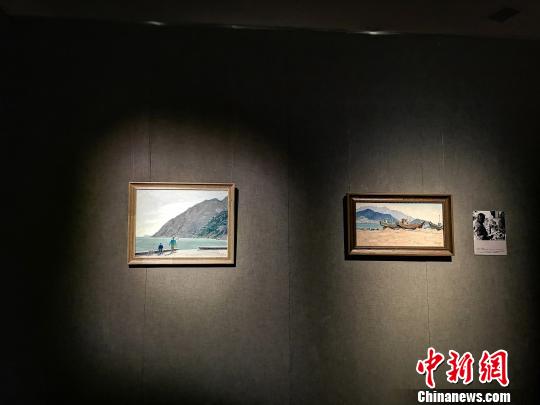 圖為，在“印象山東——俄羅斯油畫家寫生作品展”上的藝術家的作品?！O宏瑗 攝