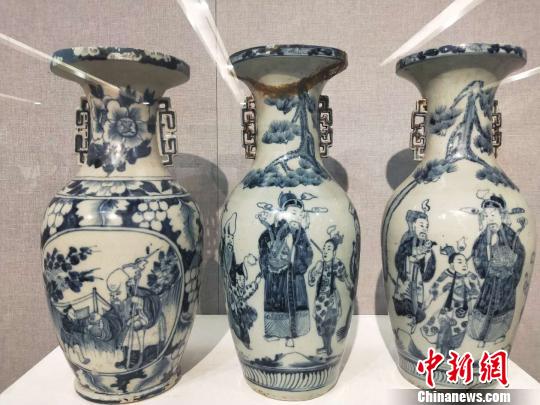 山西展出120件青花瓷?！钆迮?攝