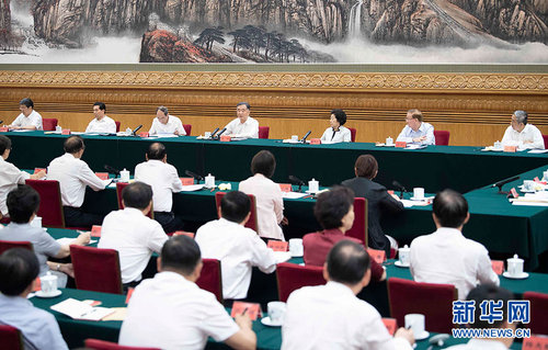 7月25日，中華人民共和國成立70周年民族工作創新與發展座談會在北京召開。中共中央政治局常委、全國政協主席汪洋出席會議并講話。 新華社記者 李濤 攝