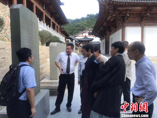 日本參訪團參訪黃檗山萬福寺，探尋中日黃檗歷史淵源。　林瓊　攝