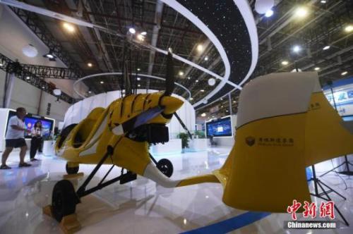 資料圖：9月8日，一款結合直升機和固定翼飛機優(yōu)點、安全性高的旋翼機亮相“廈洽會”展館。<a target='_blank' href='http://www.chinanews.com/'>中新社</a>記者 張斌 攝