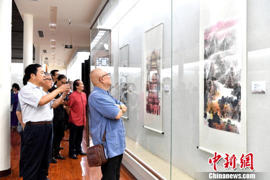 臺灣知名畫家江明賢墨彩巡回展在成都杜甫草堂開展