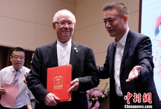 日本漫畫大師千葉徹彌走進南京高校設立創新中心