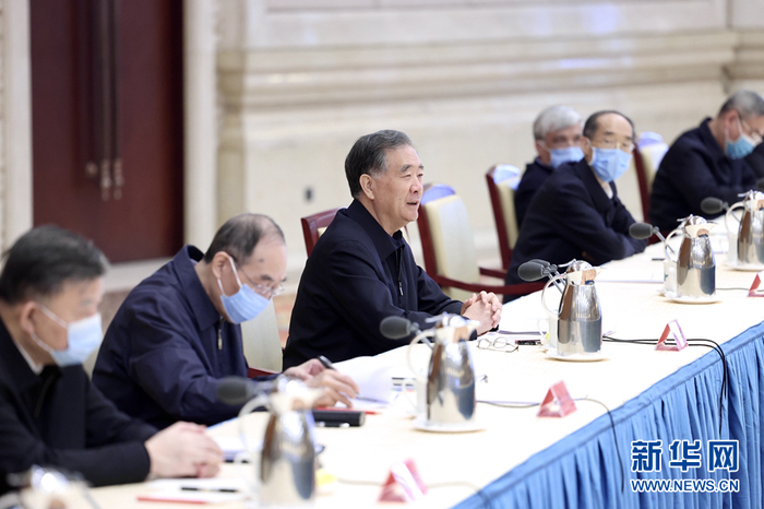 　3月24日，各民主黨派中央脫貧攻堅(jiān)民主監(jiān)督工作總結(jié)會(huì)在北京召開(kāi)。中共中央政治局常委、全國(guó)政協(xié)主席汪洋出席會(huì)議并講話(huà)。 新華社記者 劉彬 攝