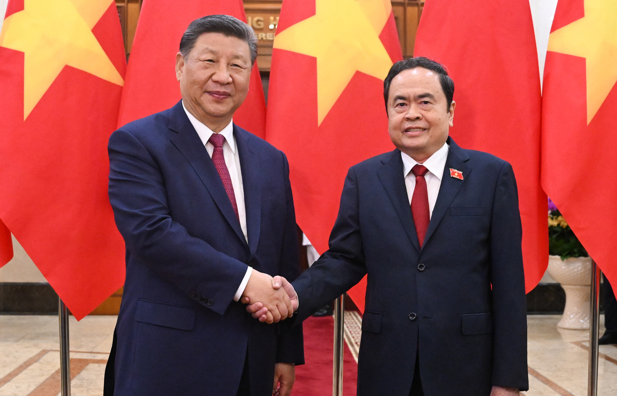 習近平會見越南國會主席陳青敏
