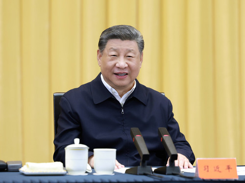 4月30日上午，中共中央總書記、國家主席、中央軍委主席習近平在上海主持召開部分省區市“十五五”時期經濟社會發展座談會并發表重要講話。新華社記者 王曄 攝