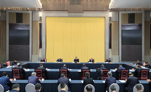 4月30日上午，中共中央總書記、國家主席、中央軍委主席習近平在上海主持召開部分省區市“十五五”時期經濟社會發展座談會并發表重要講話。新華社記者 丁林 攝