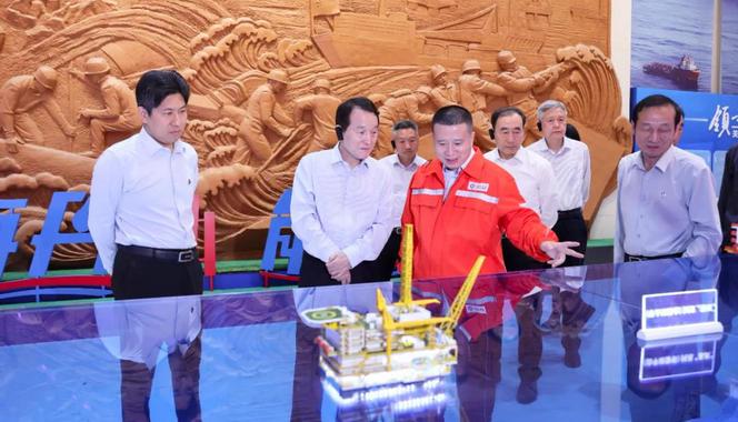 天津市政協(xié)組織政協(xié)常委開展主題視察