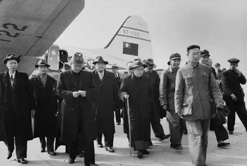 主圖：1949年4月1日和談代表團(tuán)抵達(dá)北(7443541)-20250616094626