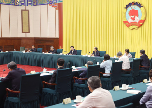 全國政協召開主席會議成員務虛會 王滬寧主(7801163)-20250724194501